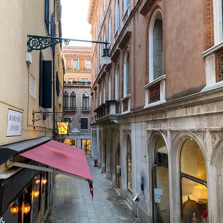 Regina Palace Charming View R&r Apartman *